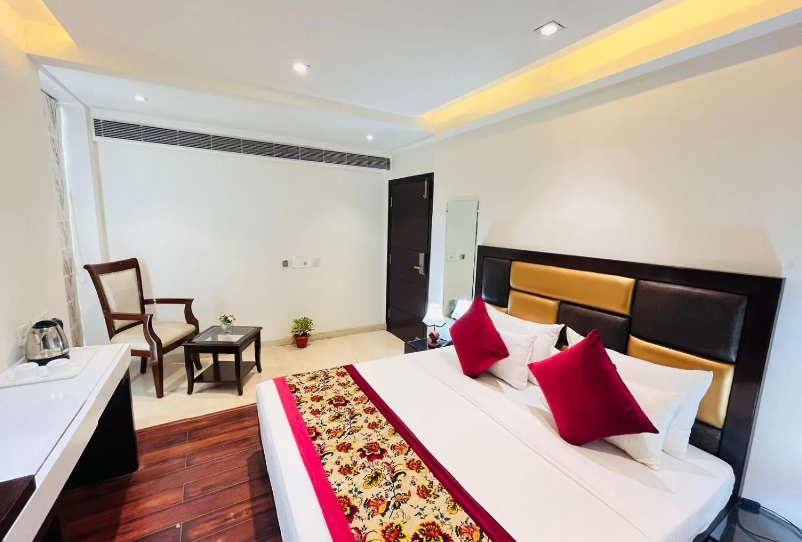 Hotel Veer Palace Green Park New Delhi